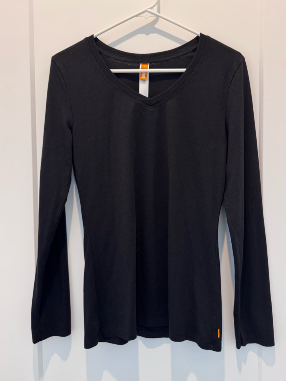 Lucy Activewear Women's Size S Long Sleeve V-Neck Top in Black